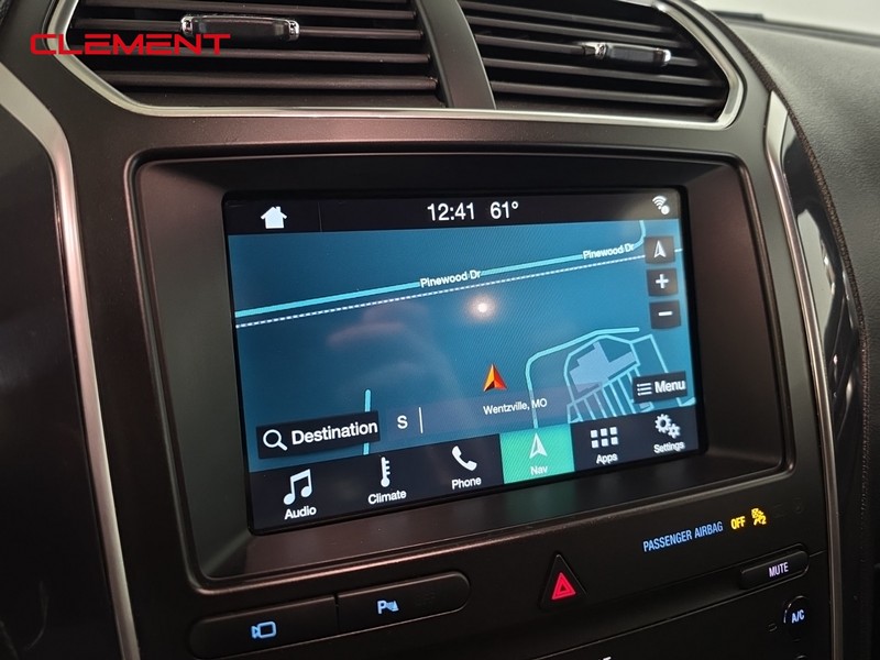 Ford Explorer Vehicle Image 18