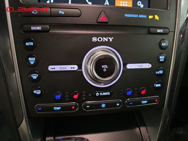 Ford Explorer Vehicle Image 21