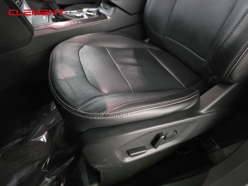 Ford Explorer Vehicle Image 28