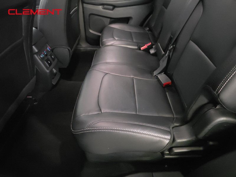 Ford Explorer Vehicle Image 31