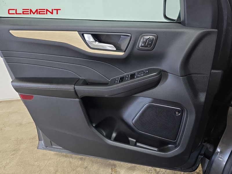 Ford Escape Vehicle Image 29