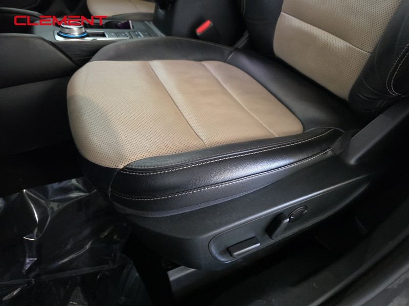Ford Escape Vehicle Image 30