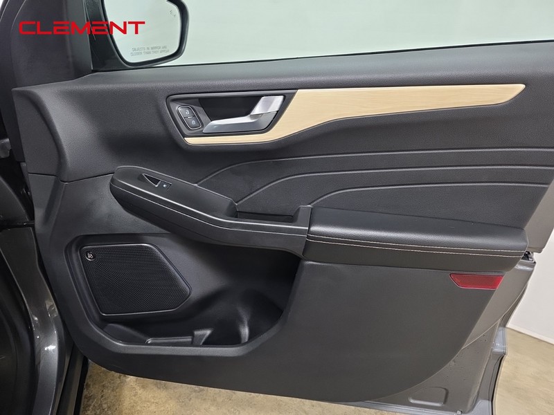 Ford Escape Vehicle Image 38