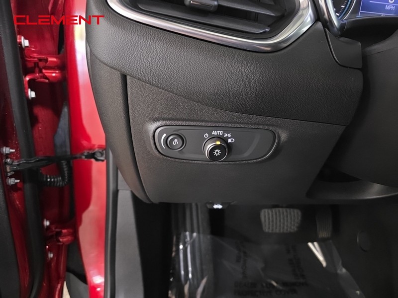 Chevrolet Equinox Vehicle Image 11