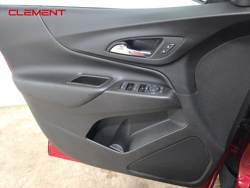 Chevrolet Equinox Vehicle Image 22