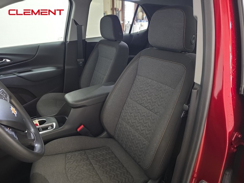 Chevrolet Equinox Vehicle Image 24