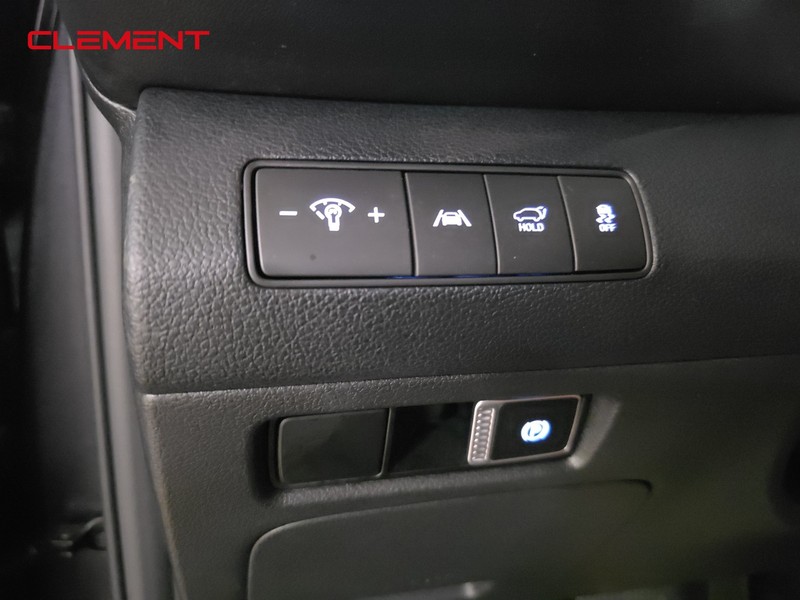 Hyundai Santa Fe Vehicle Image 10