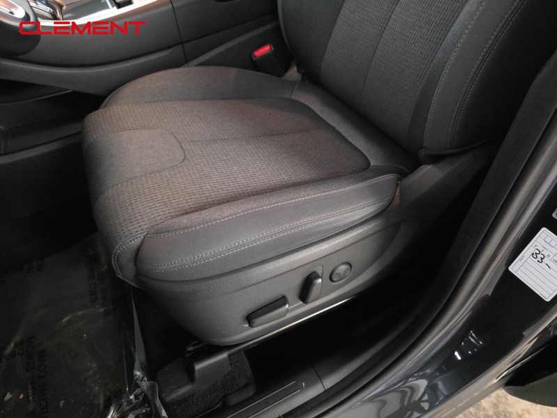 Hyundai Santa Fe Vehicle Image 21