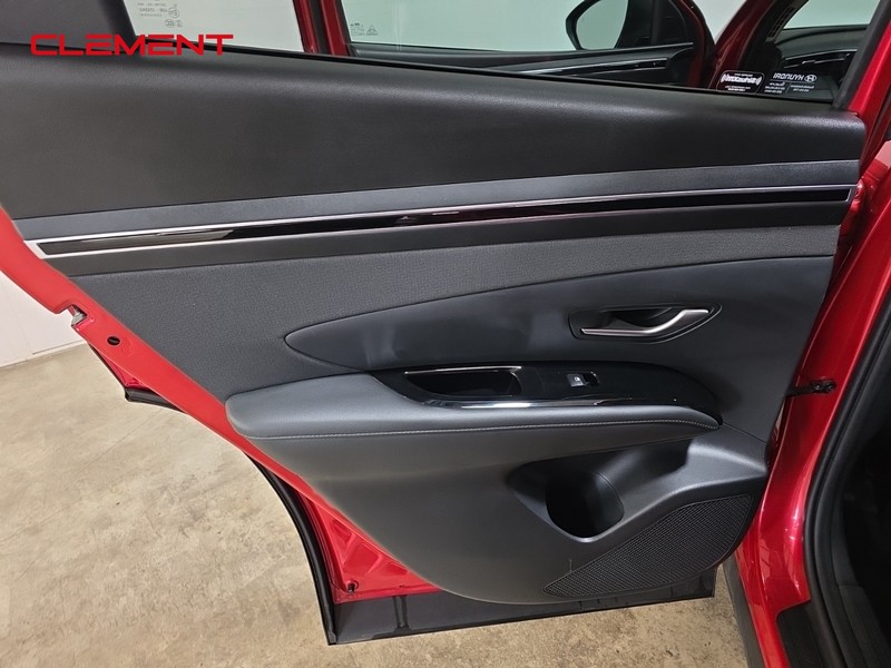 Hyundai Tucson Vehicle Image 26
