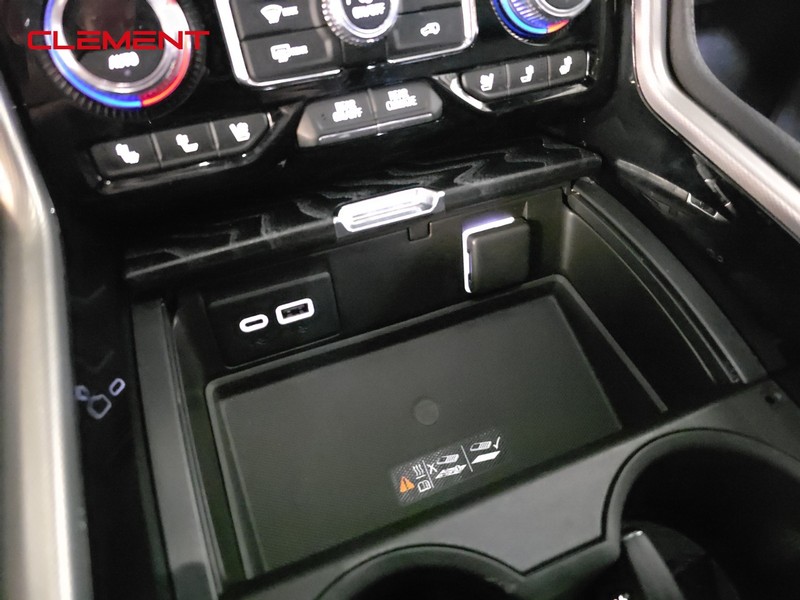 GMC Yukon Vehicle Image 21