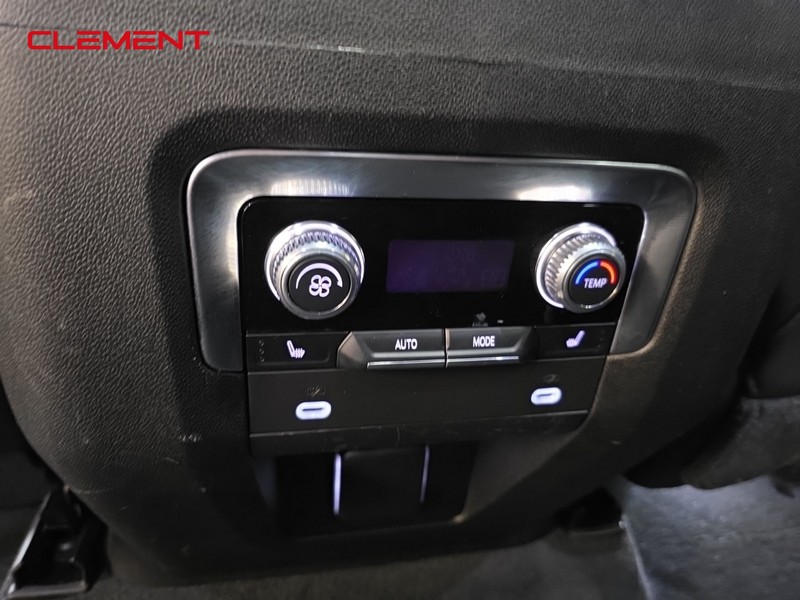 GMC Yukon Vehicle Image 33