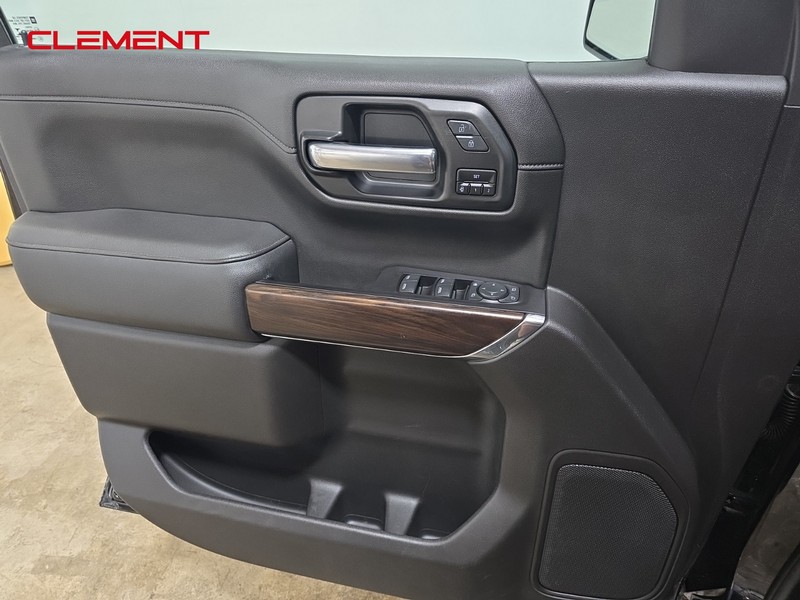 GMC Sierra 1500 Vehicle Image 16