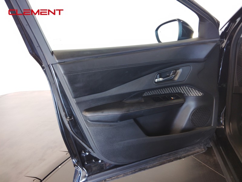 Nissan Ariya Vehicle Image 25