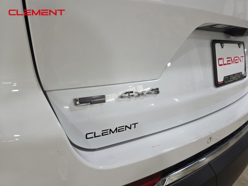 Jeep Grand Cherokee L Vehicle Image 09