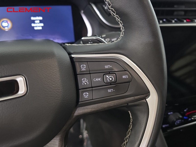 Jeep Grand Cherokee L Vehicle Image 14