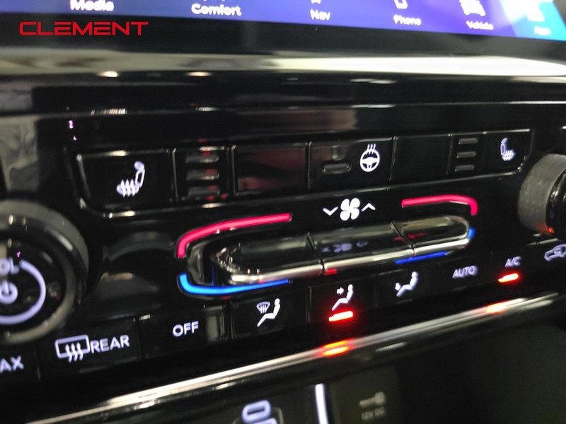 Jeep Grand Cherokee L Vehicle Image 23