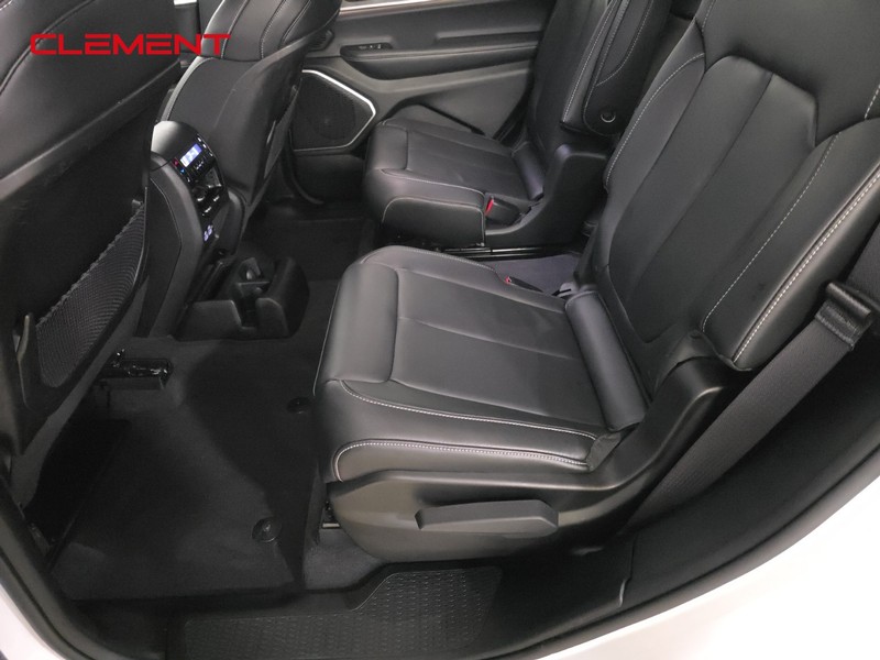 Jeep Grand Cherokee L Vehicle Image 32
