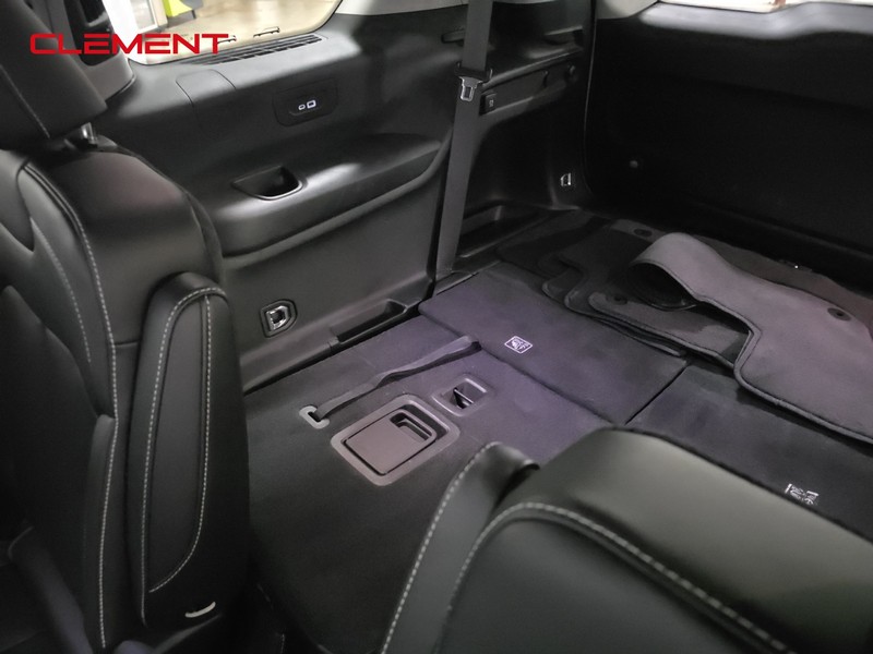 Jeep Grand Cherokee L Vehicle Image 34