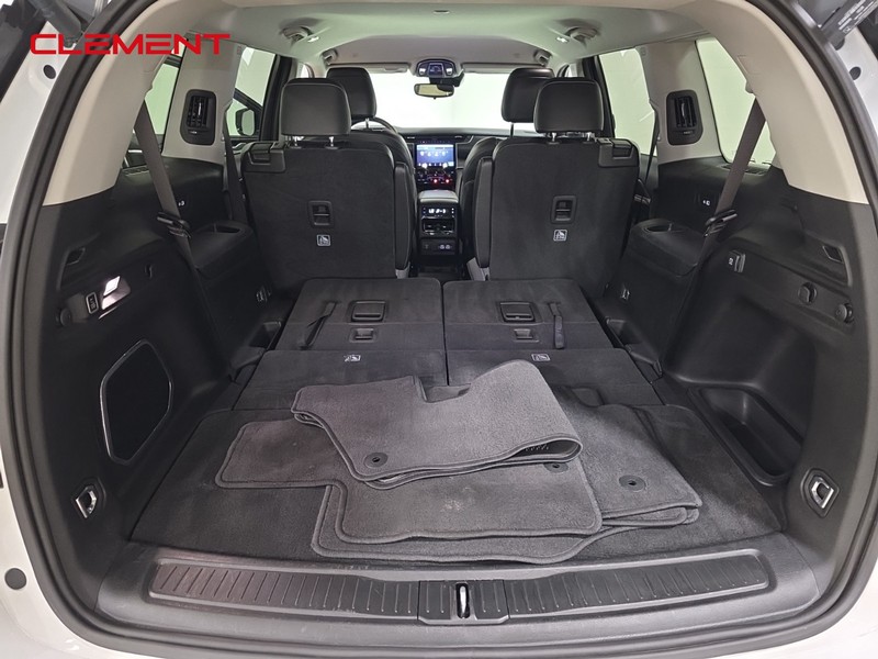 Jeep Grand Cherokee L Vehicle Image 36