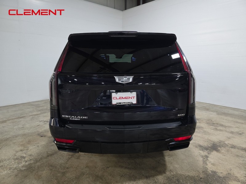 Cadillac Escalade ESV Vehicle Image 07
