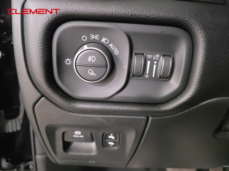 Ram 1500 Vehicle Image 11