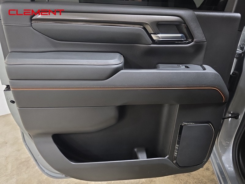 GMC Sierra 2500HD Vehicle Image 30
