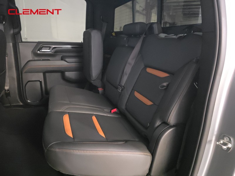 GMC Sierra 2500HD Vehicle Image 32
