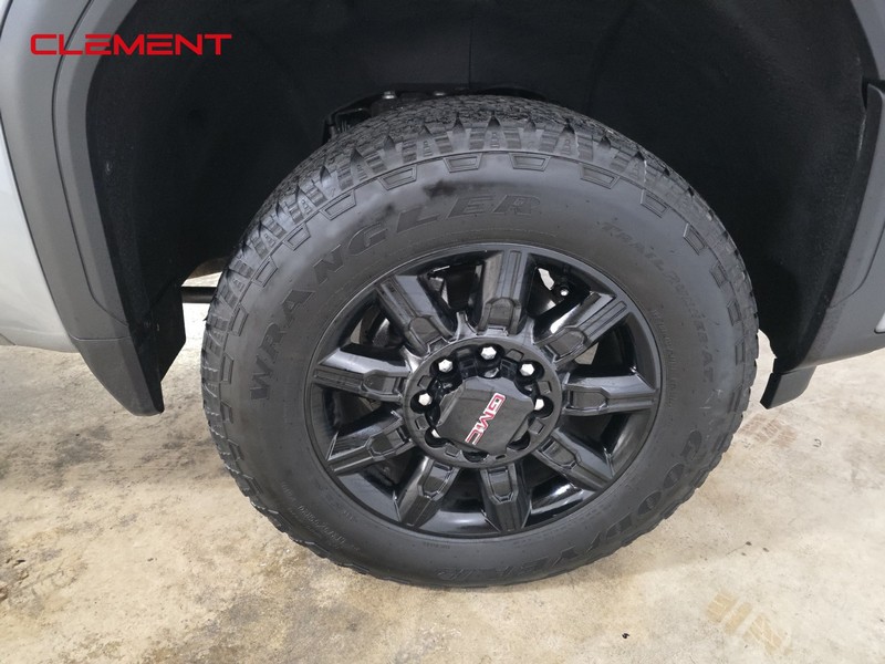 GMC Sierra 2500HD Vehicle Image 37