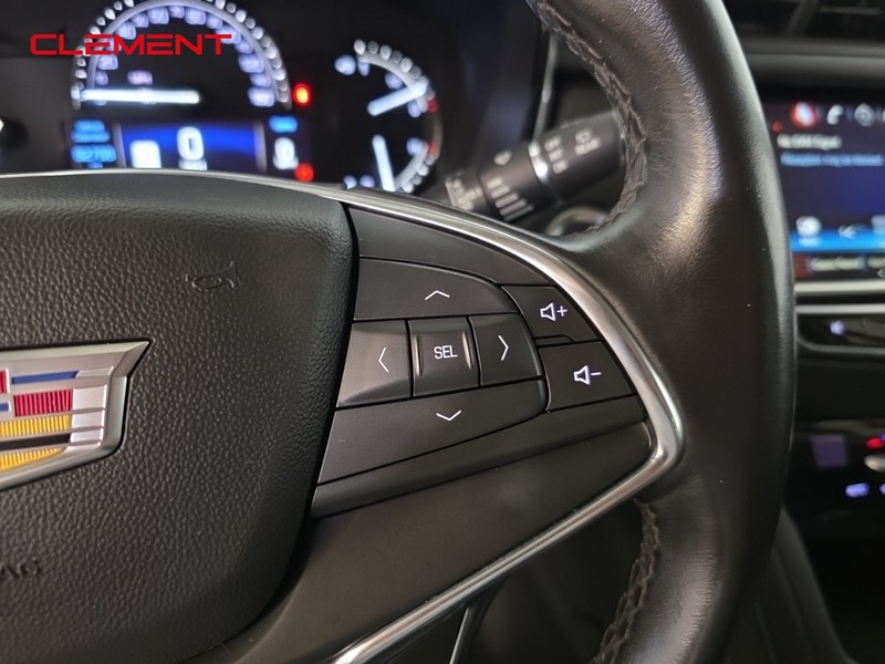 Cadillac XT5 Vehicle Image 12
