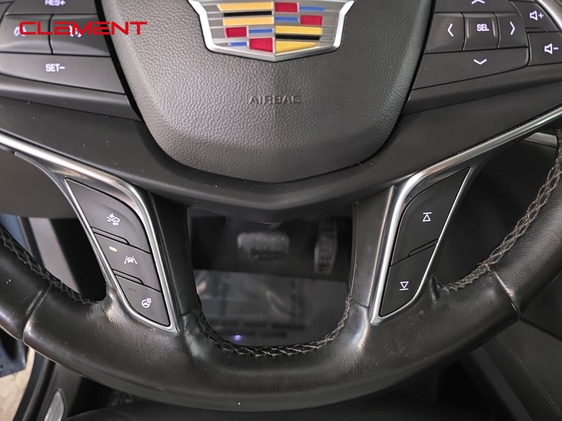 Cadillac XT5 Vehicle Image 13