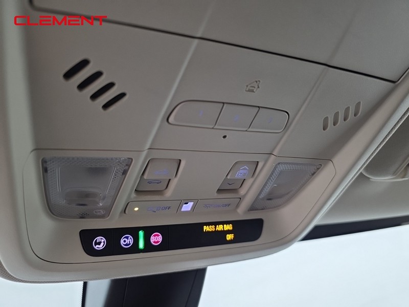 Cadillac XT5 Vehicle Image 21