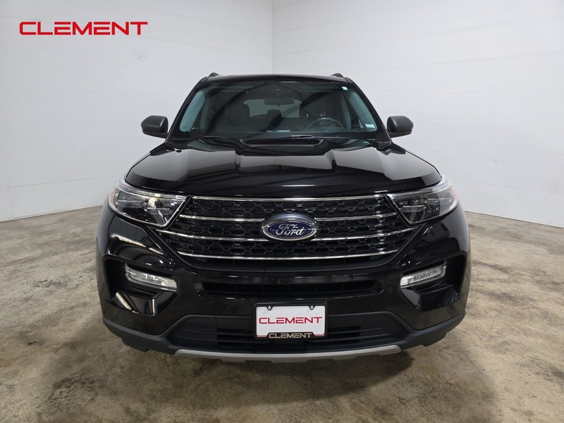 Ford Explorer Vehicle Image 02