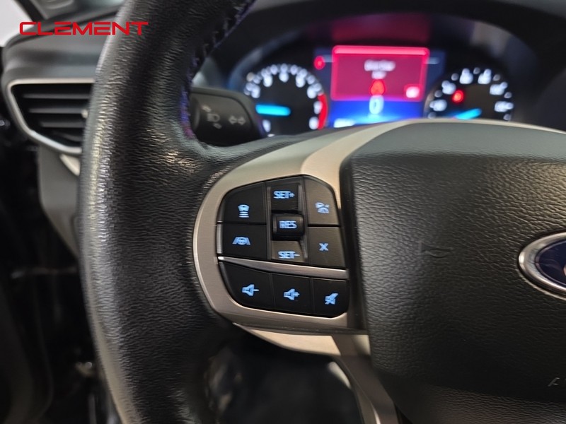 Ford Explorer Vehicle Image 13