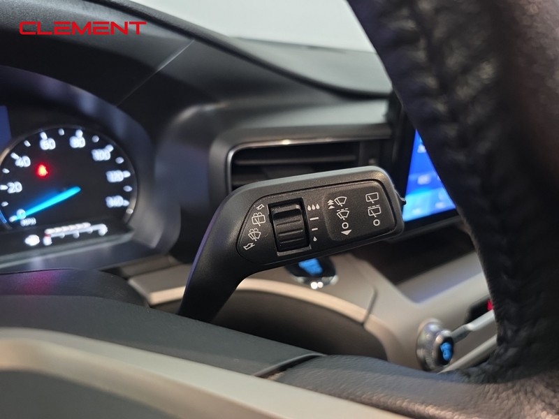 Ford Explorer Vehicle Image 15
