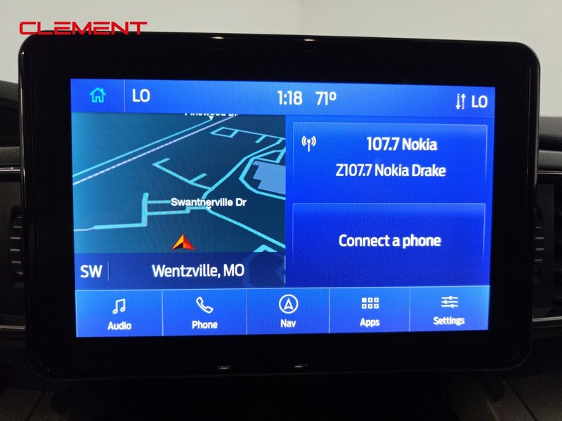 Ford Explorer Vehicle Image 18