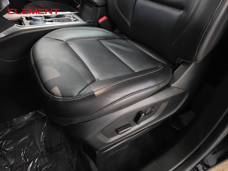 Ford Explorer Vehicle Image 29