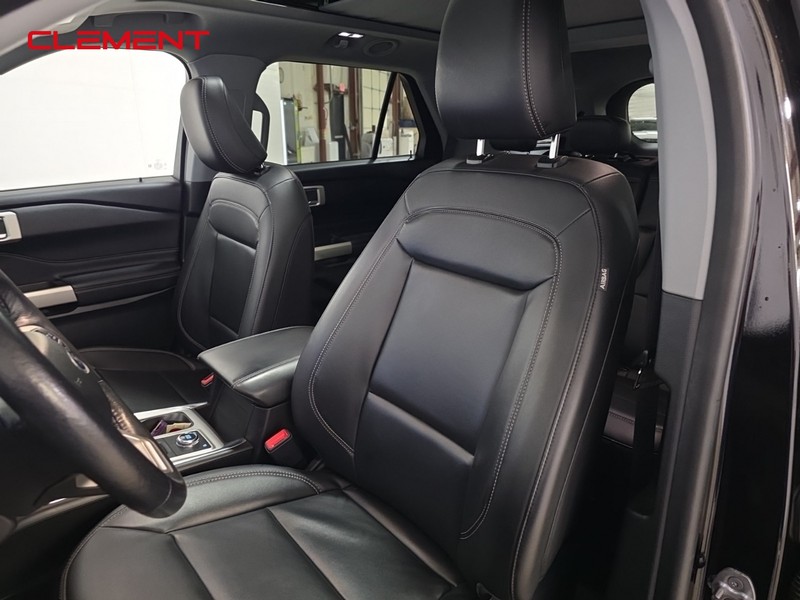 Ford Explorer Vehicle Image 30