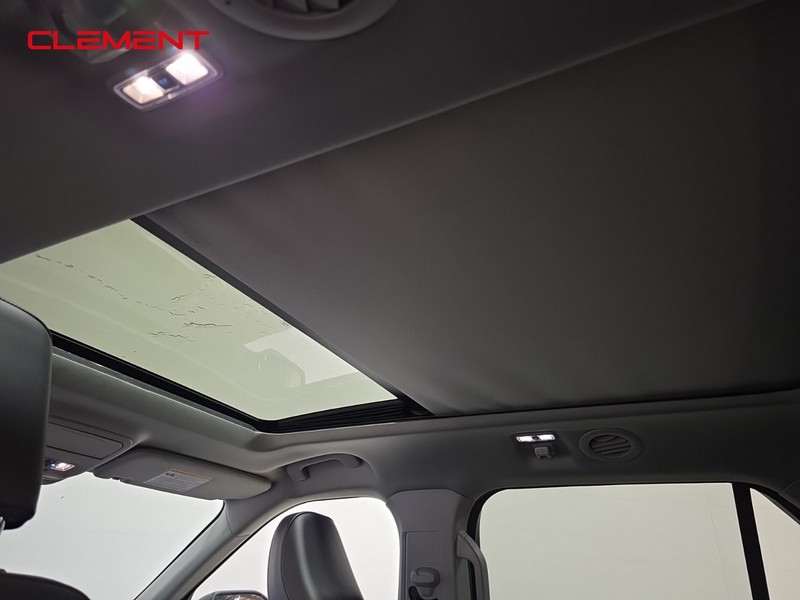Ford Explorer Vehicle Image 34