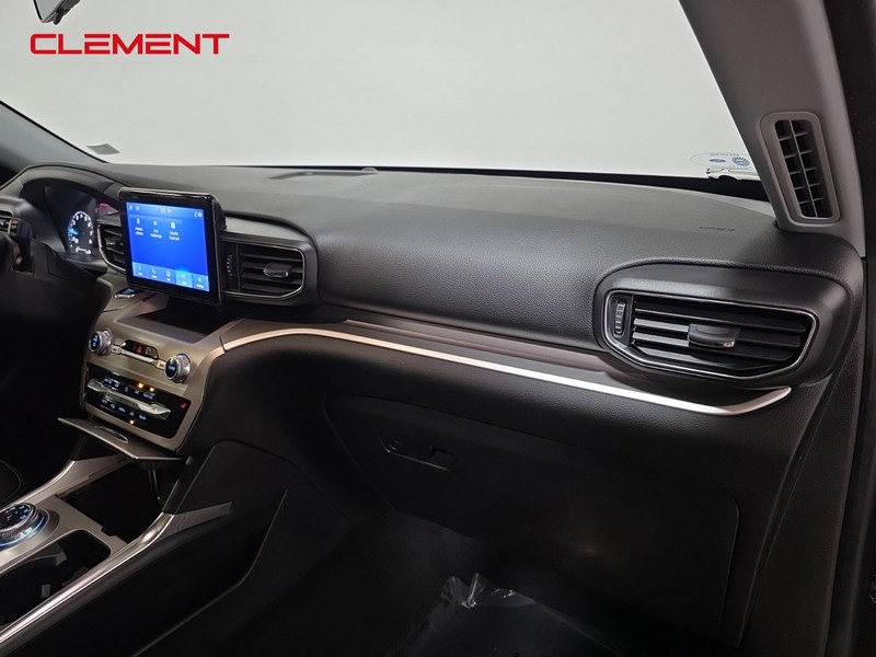 Ford Explorer Vehicle Image 36