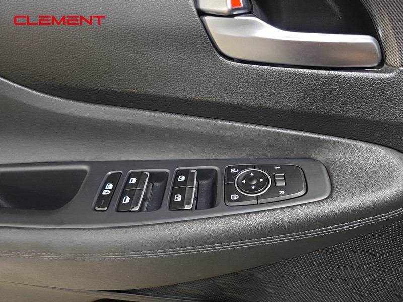 Hyundai Santa Fe Vehicle Image 19