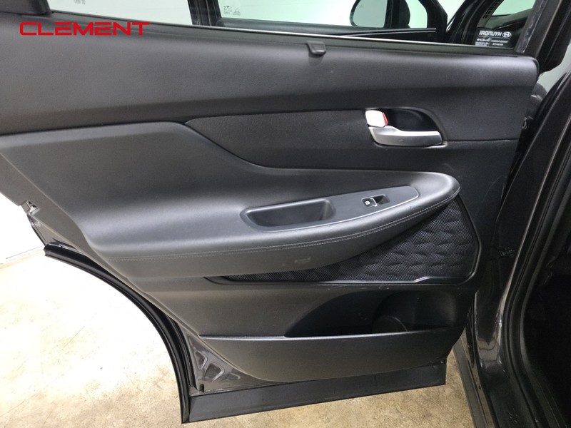 Hyundai Santa Fe Vehicle Image 23