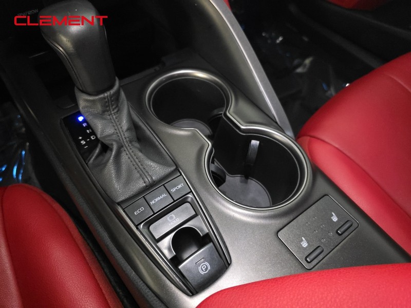 Toyota Camry Vehicle Image 18