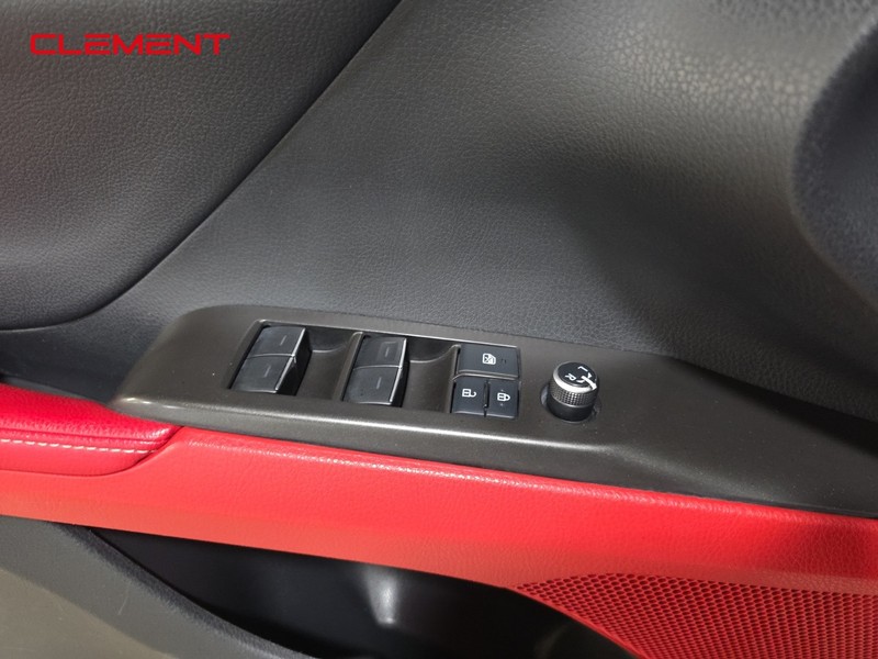 Toyota Camry Vehicle Image 21