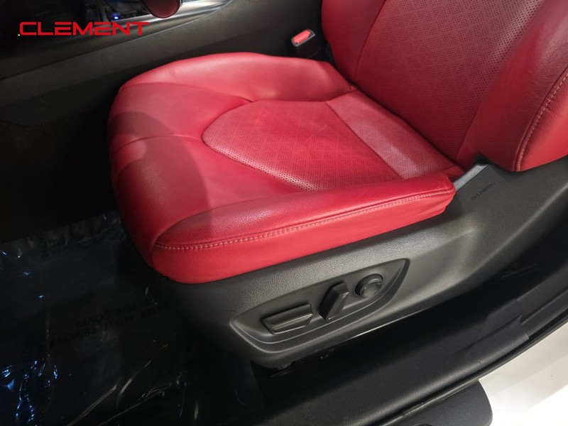 Toyota Camry Vehicle Image 23