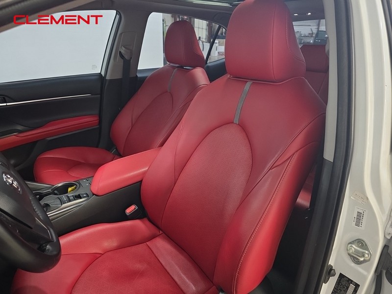 Toyota Camry Vehicle Image 24