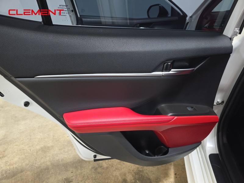 Toyota Camry Vehicle Image 25
