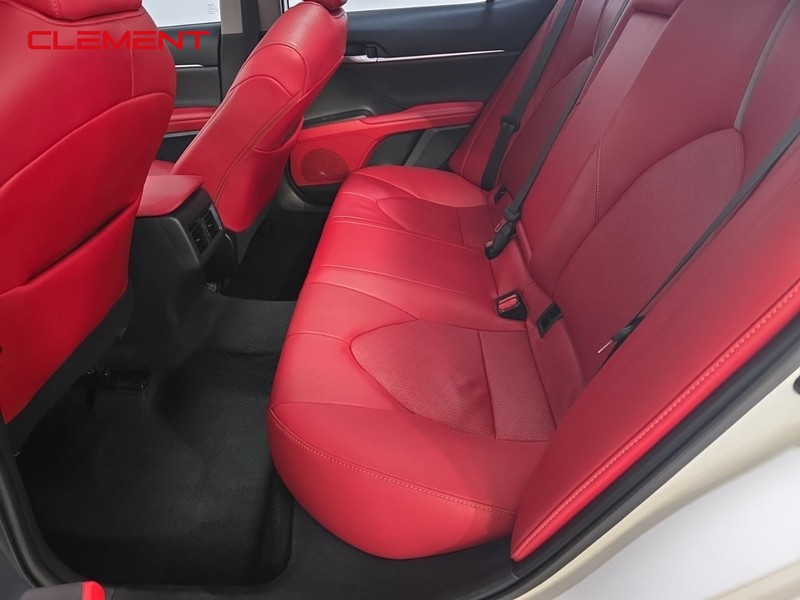 Toyota Camry Vehicle Image 26