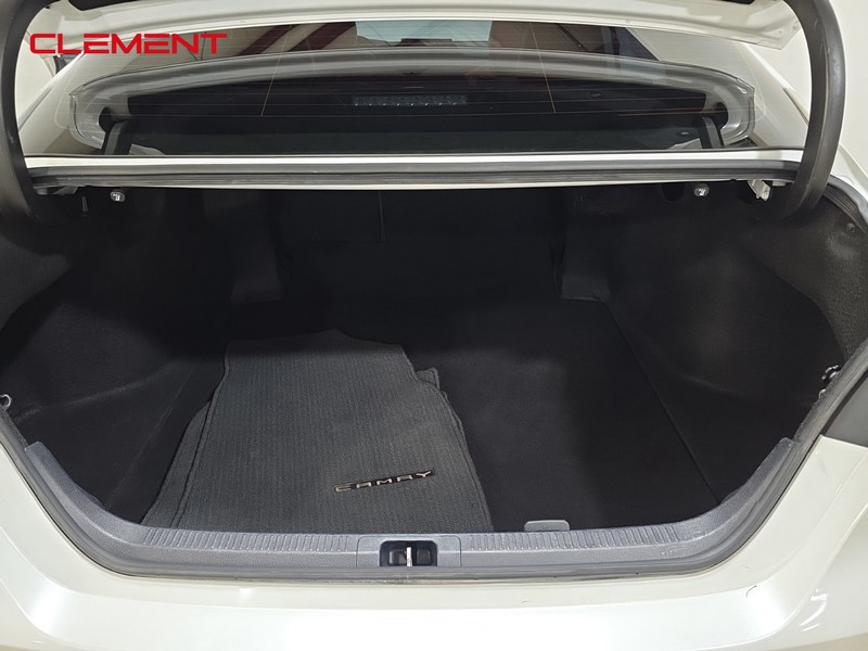 Toyota Camry Vehicle Image 28