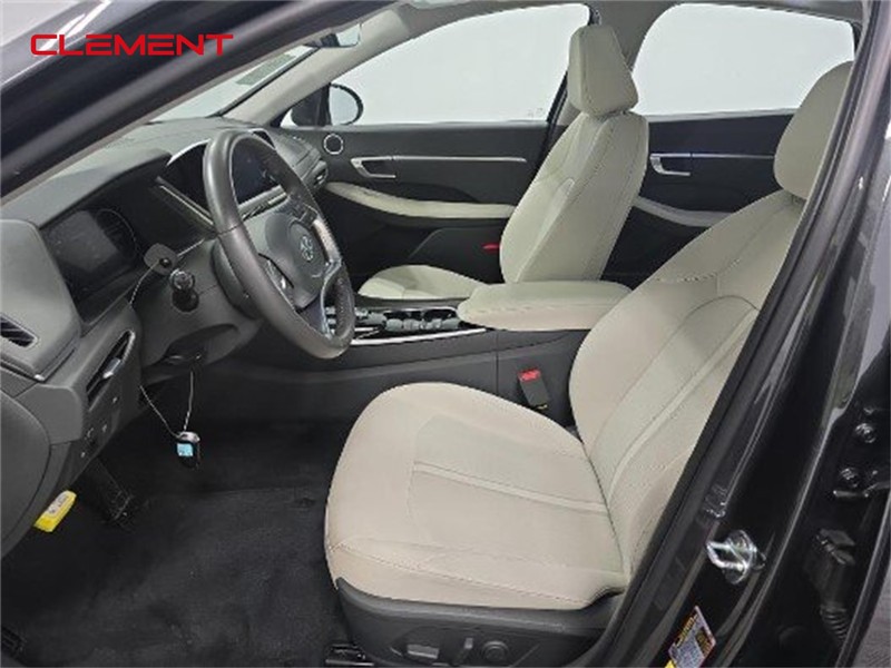 Hyundai Sonata Vehicle Image 03