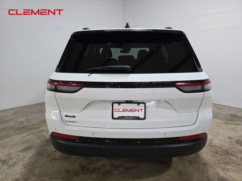 Jeep Grand Cherokee Vehicle Image 07